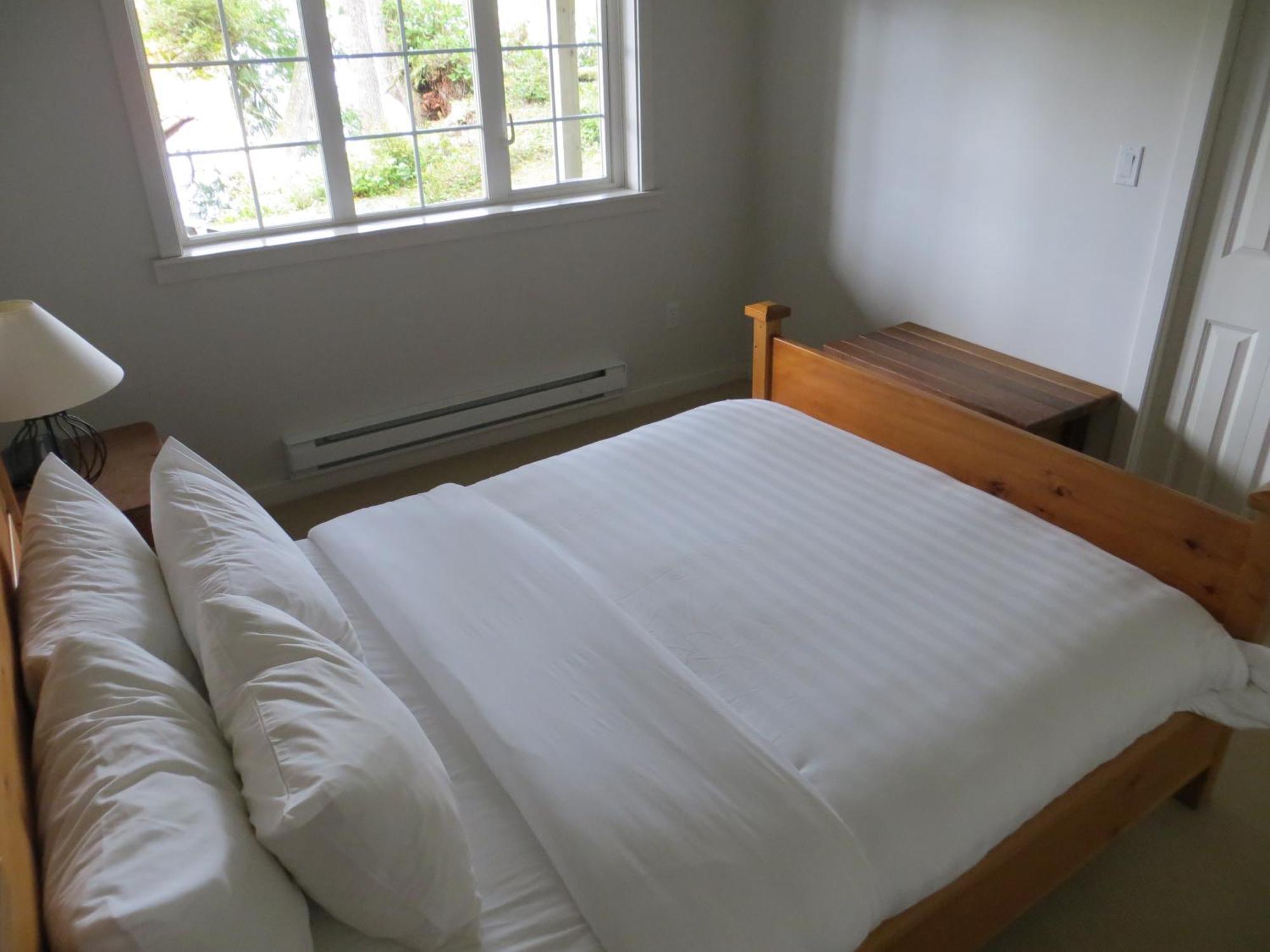 Waters Edge Shoreside Suites Ucluelet Rum bild