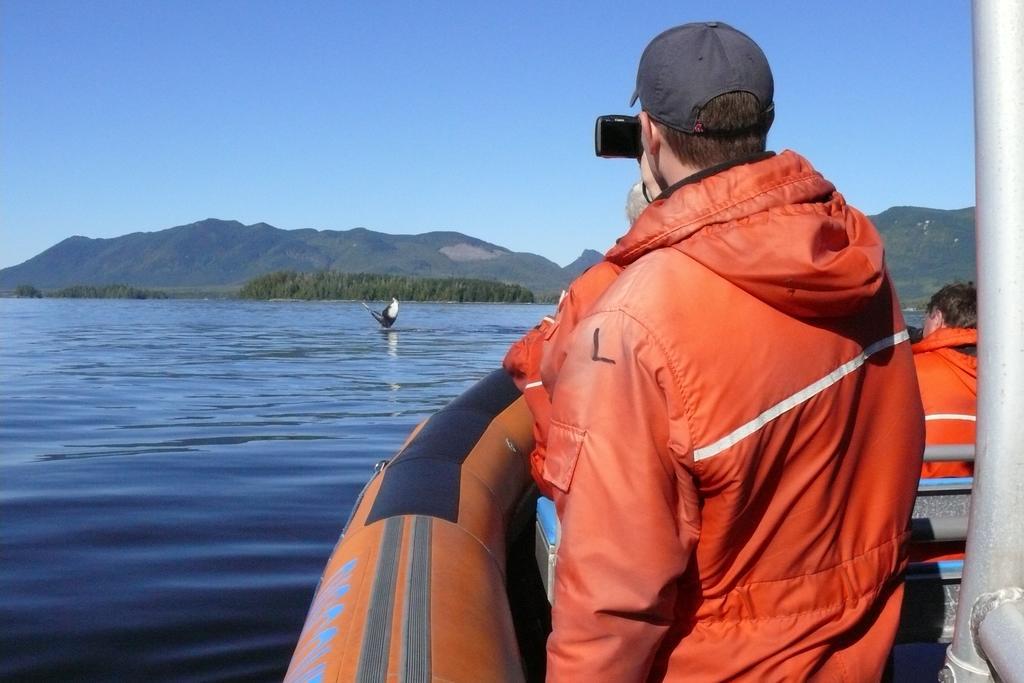 Waters Edge Shoreside Suites Ucluelet Exteriör bild