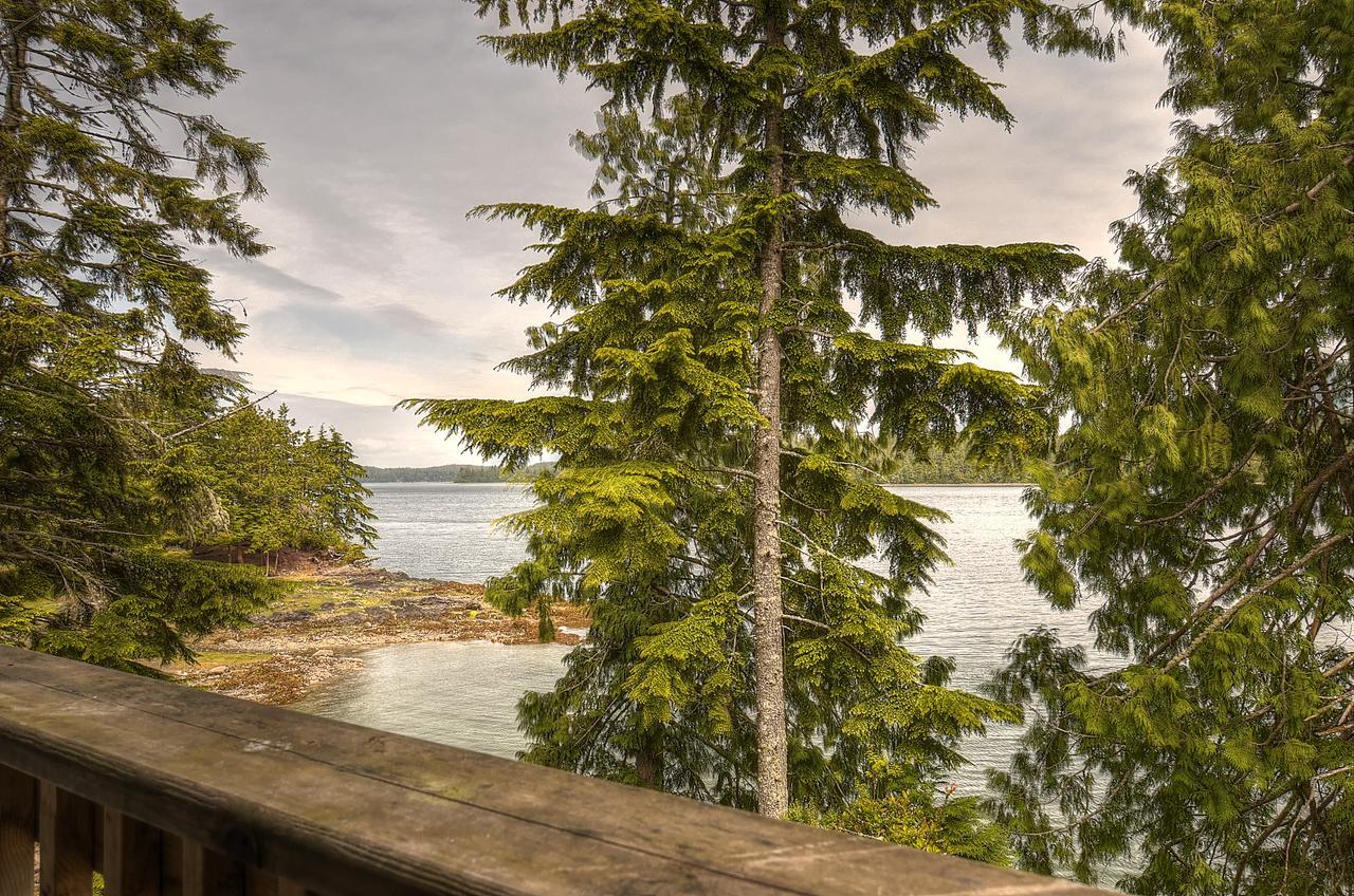Waters Edge Shoreside Suites Ucluelet Exteriör bild