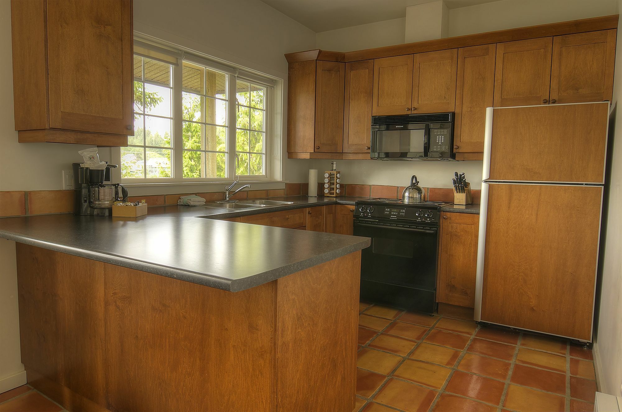 Waters Edge Shoreside Suites Ucluelet Exteriör bild