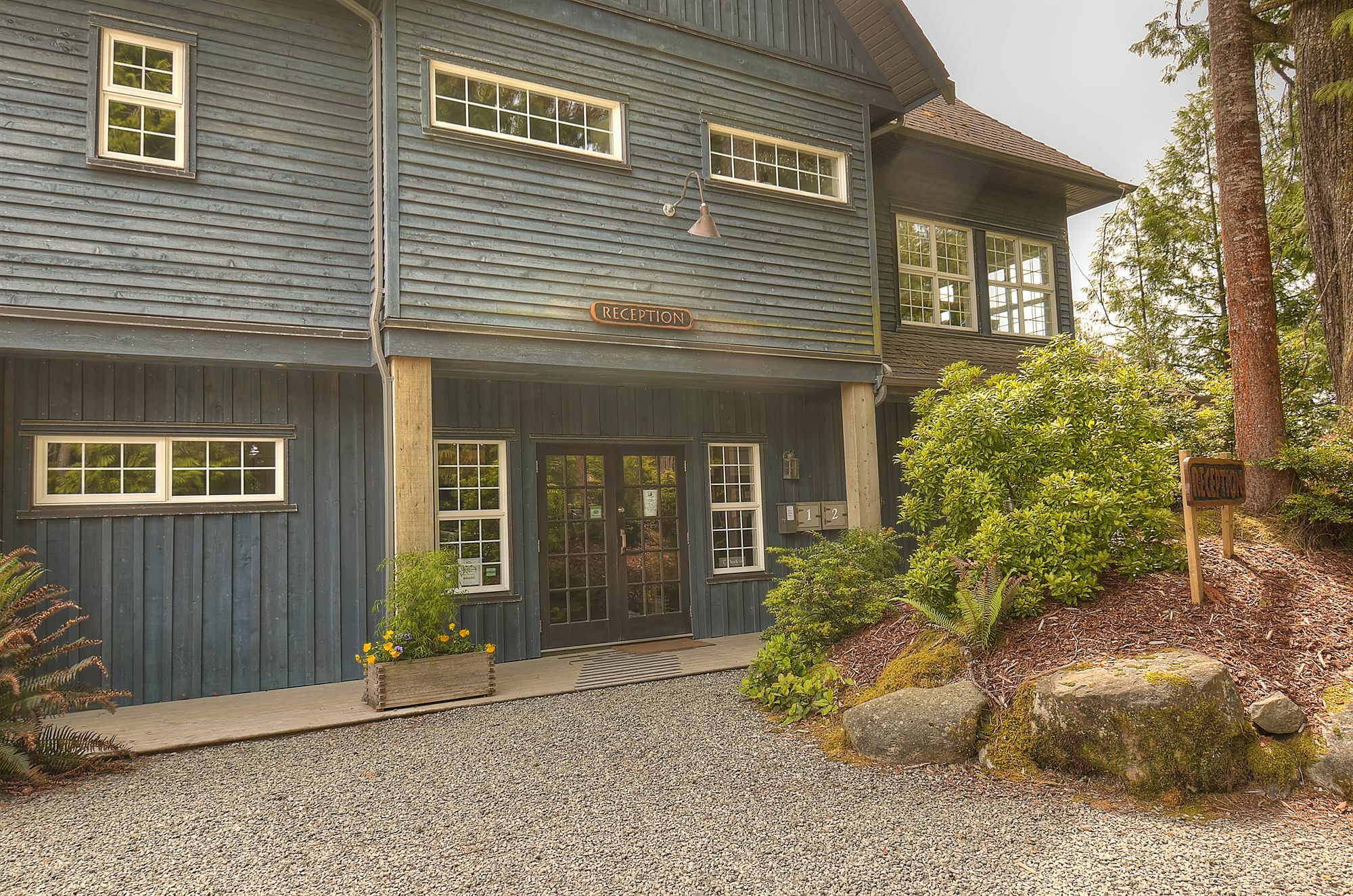 Waters Edge Shoreside Suites Ucluelet Exteriör bild