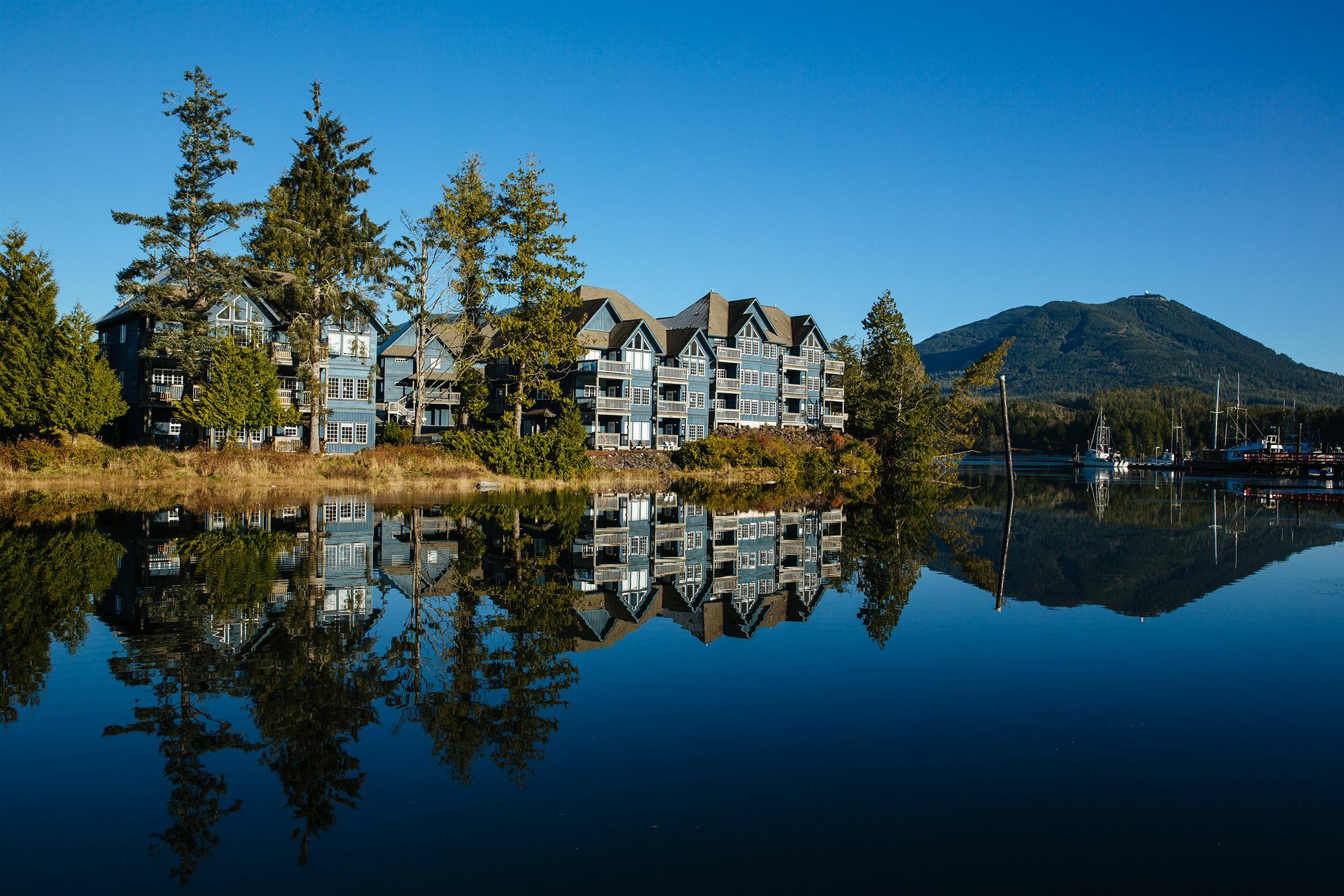 Waters Edge Shoreside Suites Ucluelet Exteriör bild