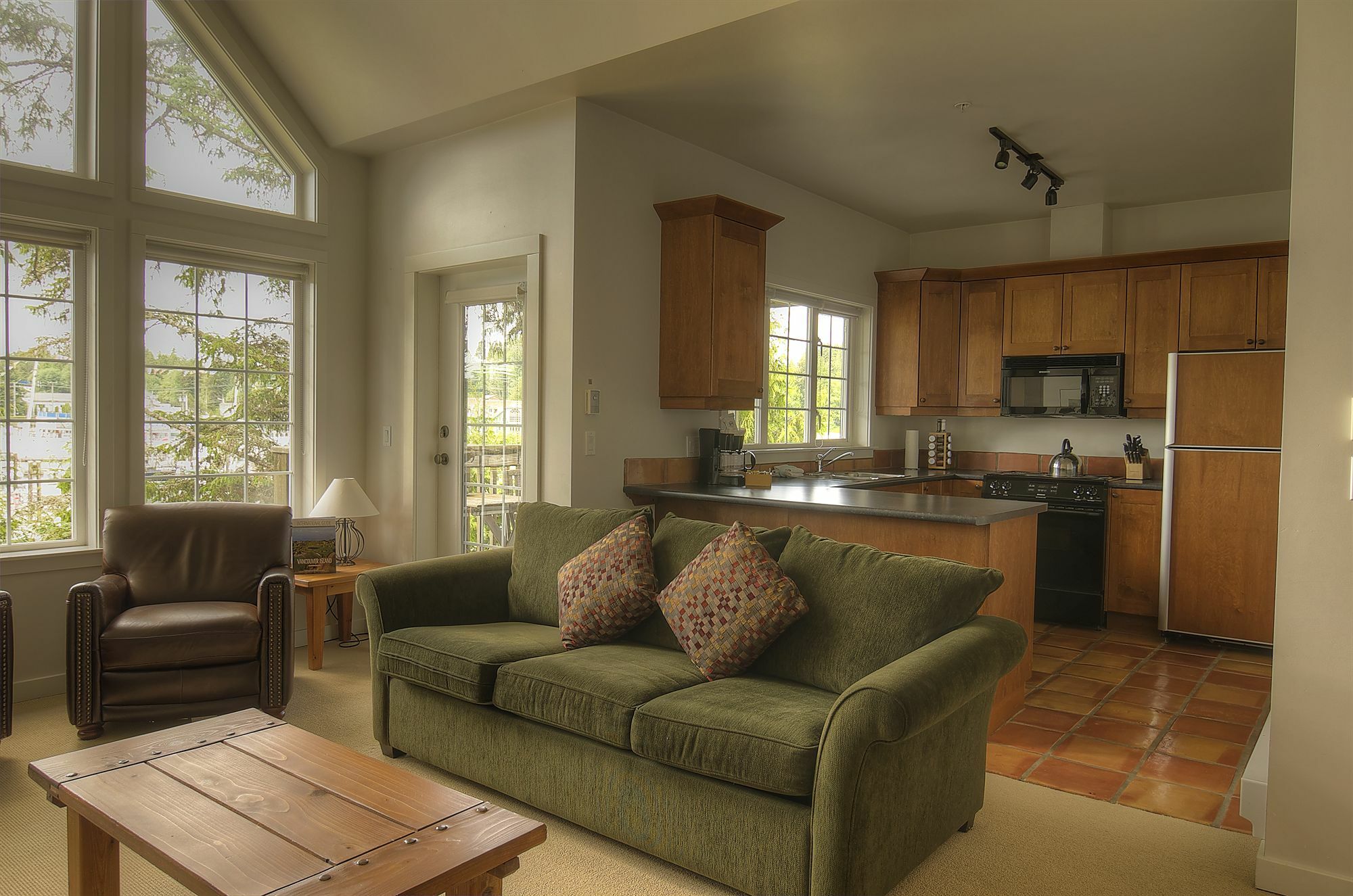 Waters Edge Shoreside Suites Ucluelet Exteriör bild